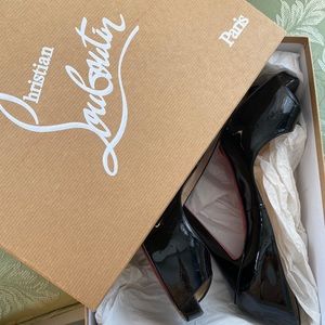 Christian Louboutin Very Prive Patent Red Sole Pumps Black